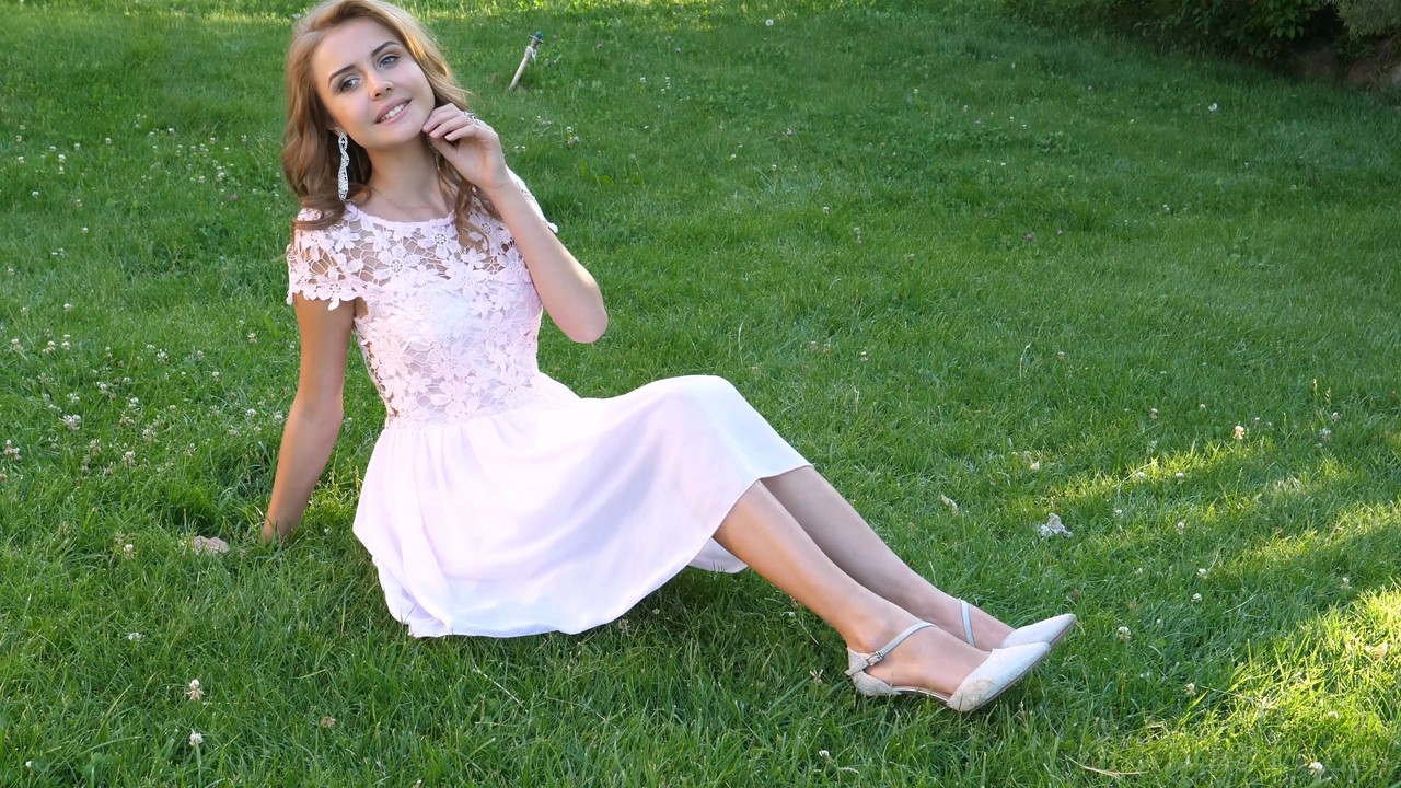 Mika连体短裙写真