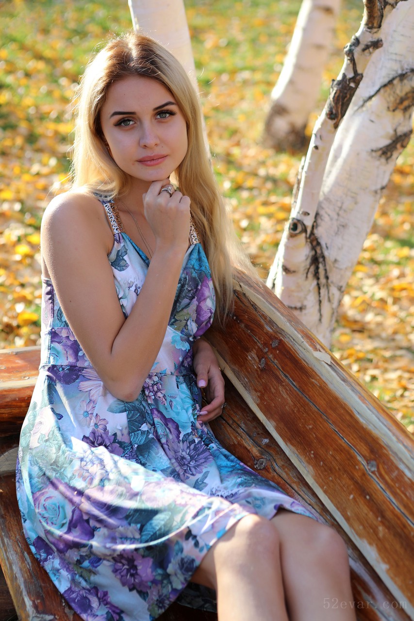 [390P+1V] Mika蝴蝶裙小溪边写真